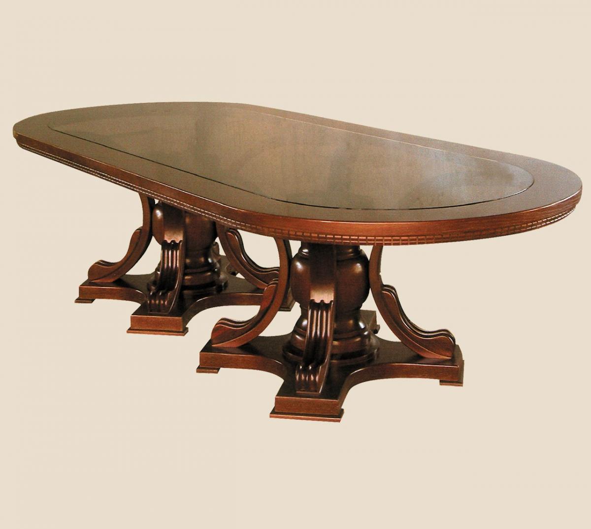 Table "Grand"